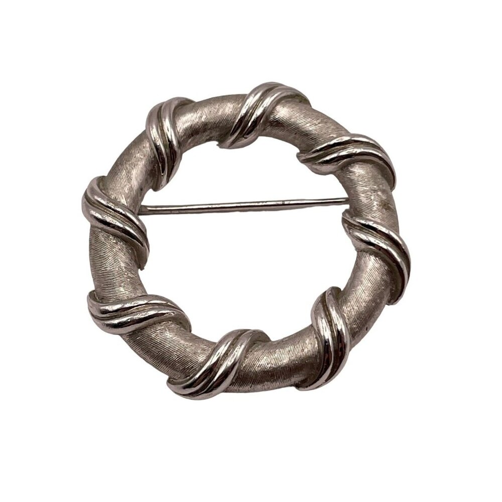 Vtg Trifari Brooch Scarf Dress Pin Silvertone‎ Rope Circle Wreath Round Swirl